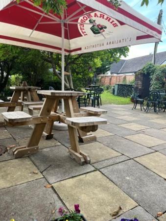 Thorverton Arms 外观 照片