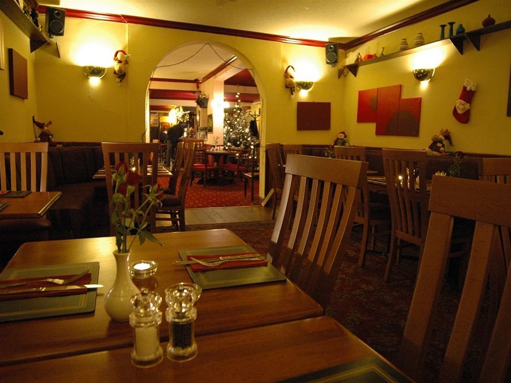 Thorverton Arms 外观 照片